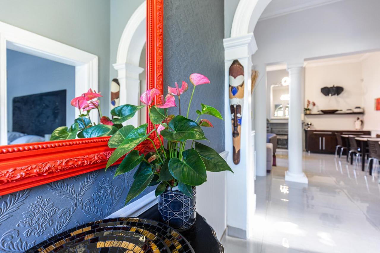 4 On Varneys Guest House Cape Town Bagian luar foto