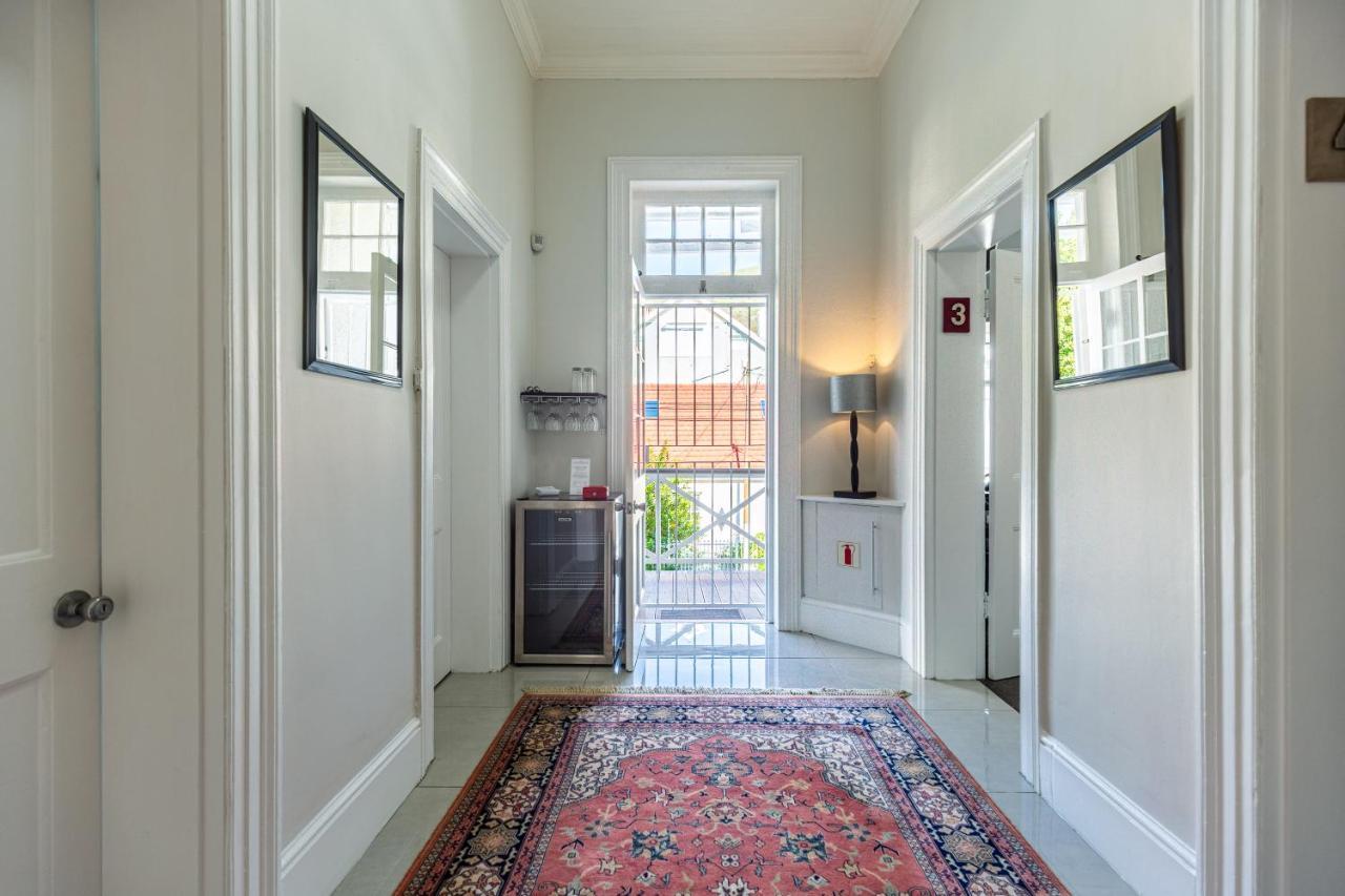 4 On Varneys Guest House Cape Town Bagian luar foto