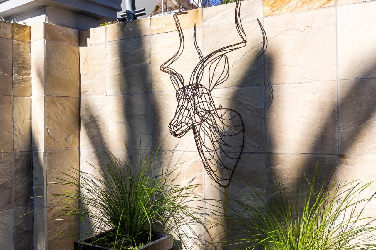 4 On Varneys Guest House Cape Town Bagian luar foto