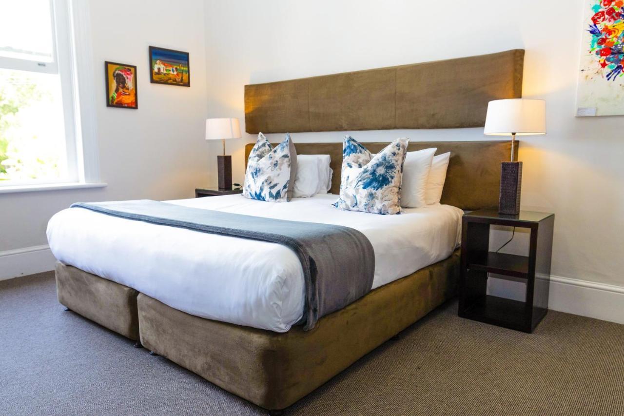 4 On Varneys Guest House Cape Town Bagian luar foto