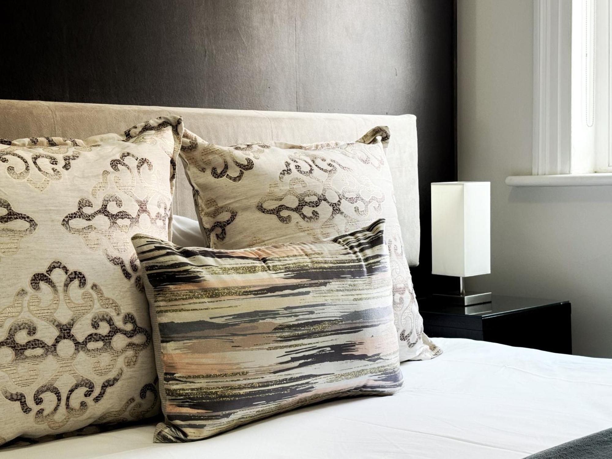 4 On Varneys Guest House Cape Town Bagian luar foto
