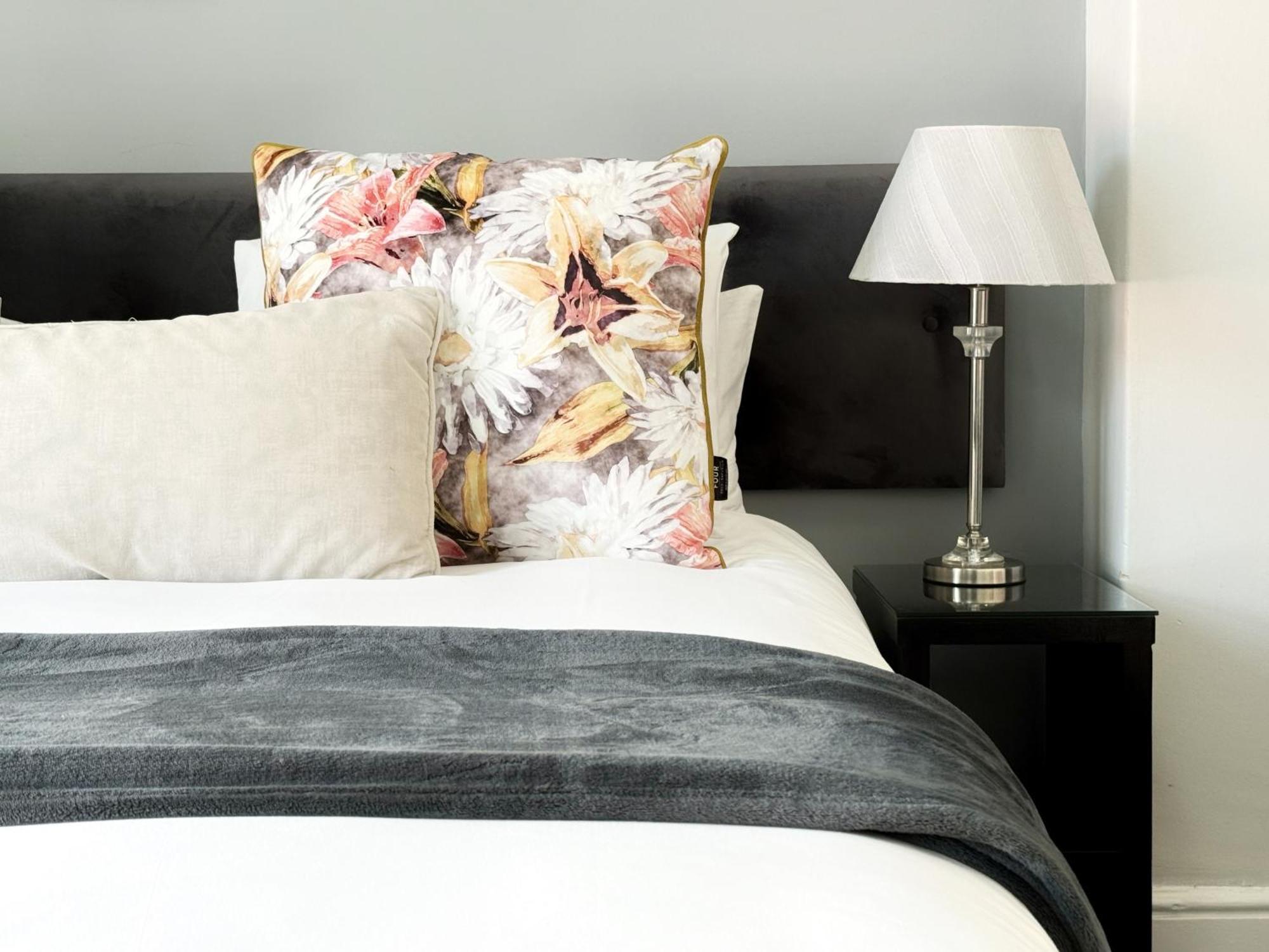4 On Varneys Guest House Cape Town Bagian luar foto